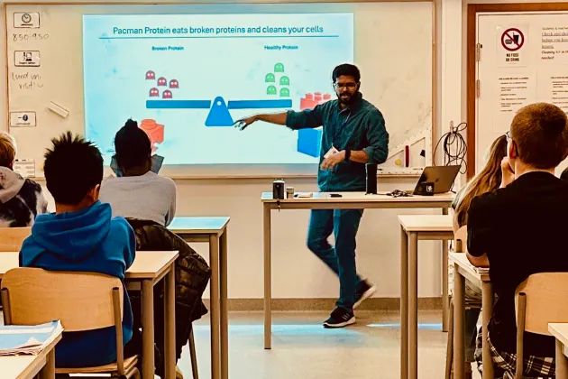 A LU researcher presenting to a middle school classroom during Science to Schools 2025. Photo.