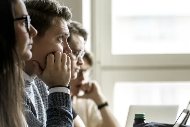 Students listening at a lecture. Photo: Kennet Rouna.